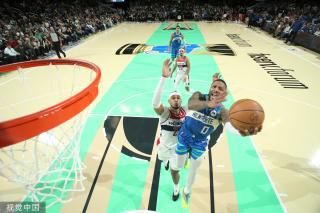 动作吸引着 动作吸引着