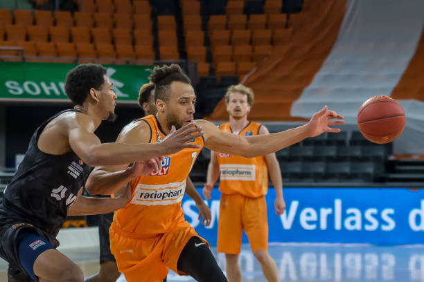 面对球队防 面对球队防